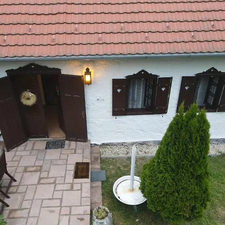Holiday home Badacsonyi Preshaz *