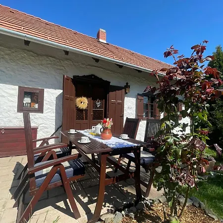 Badacsonyi Preshaz בית נופש